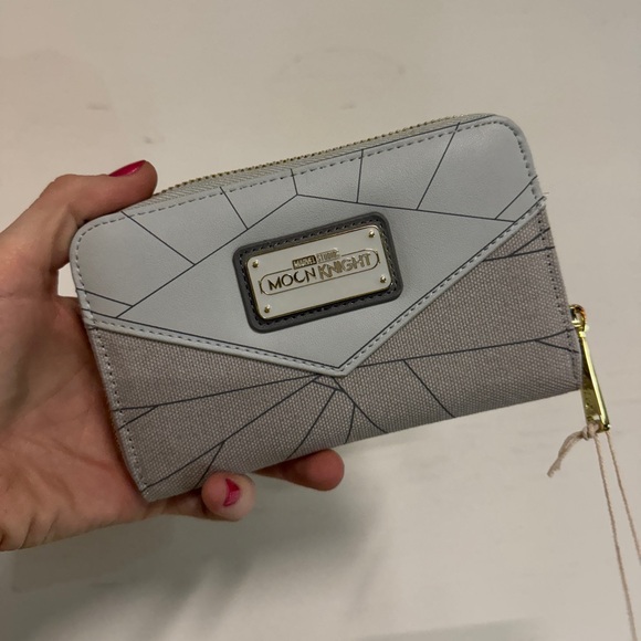 Loungefly MoonKnight WonderCon Wallet - Picture 2 of 5